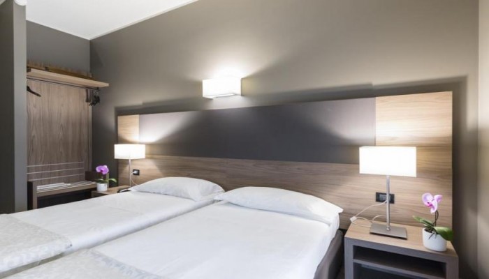 Hotel Sunflower poza 2