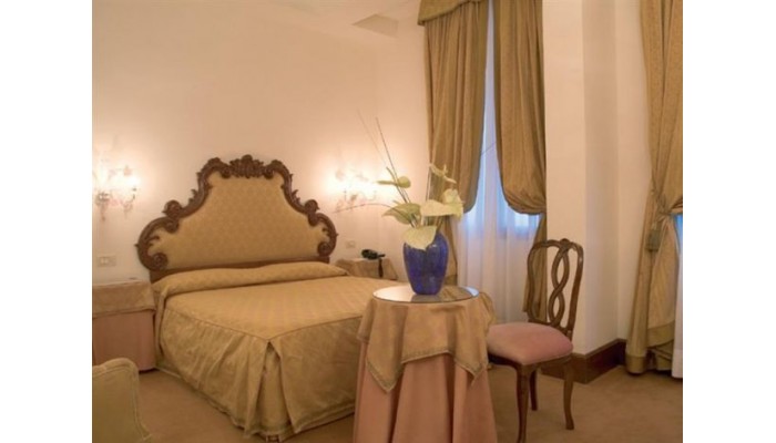 Hotel Monaco And Grand Canal poza 5